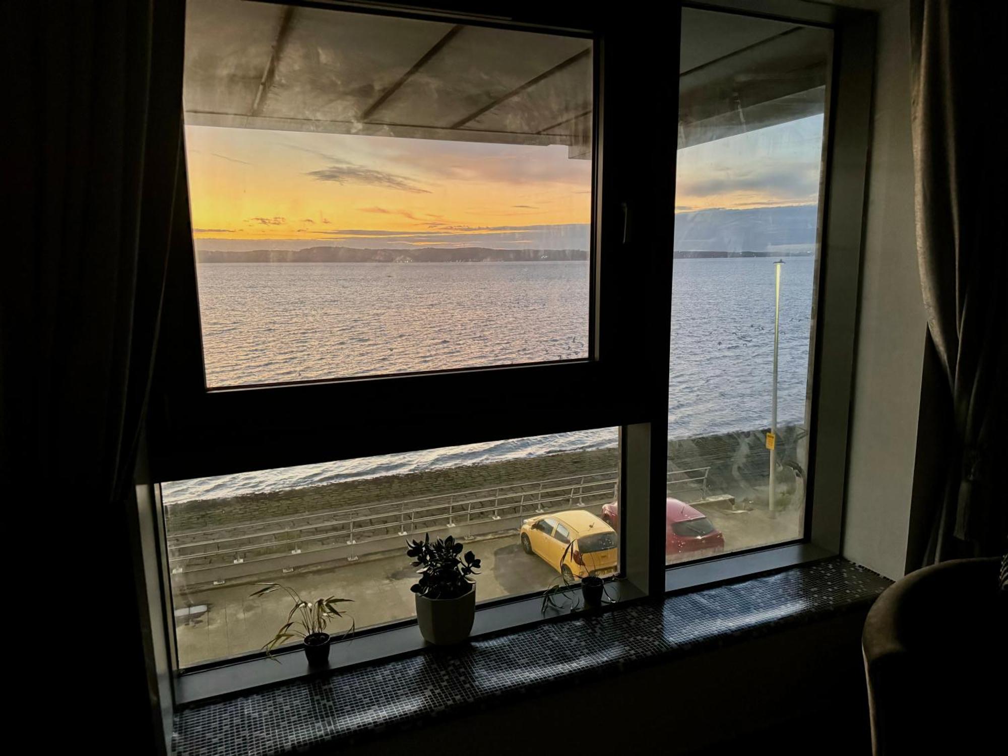 Ocean Park Apartments - Oceanfront - Free Parking And Fast Wifi Edinburgh Ngoại thất bức ảnh